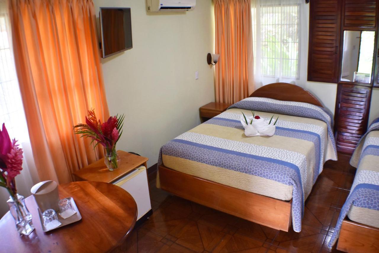 Hotel Arenal Country Inn La Fortuna Екстериор снимка