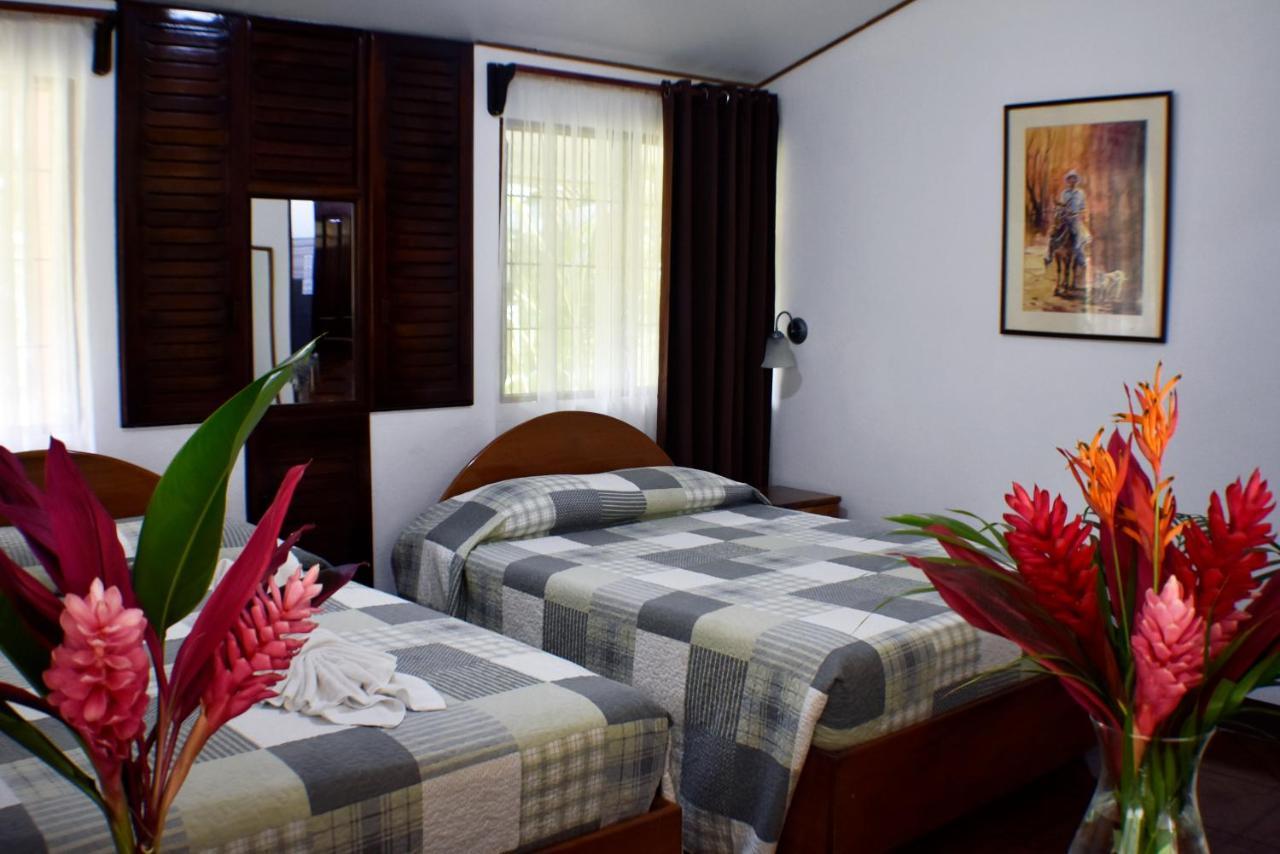 Hotel Arenal Country Inn La Fortuna Екстериор снимка