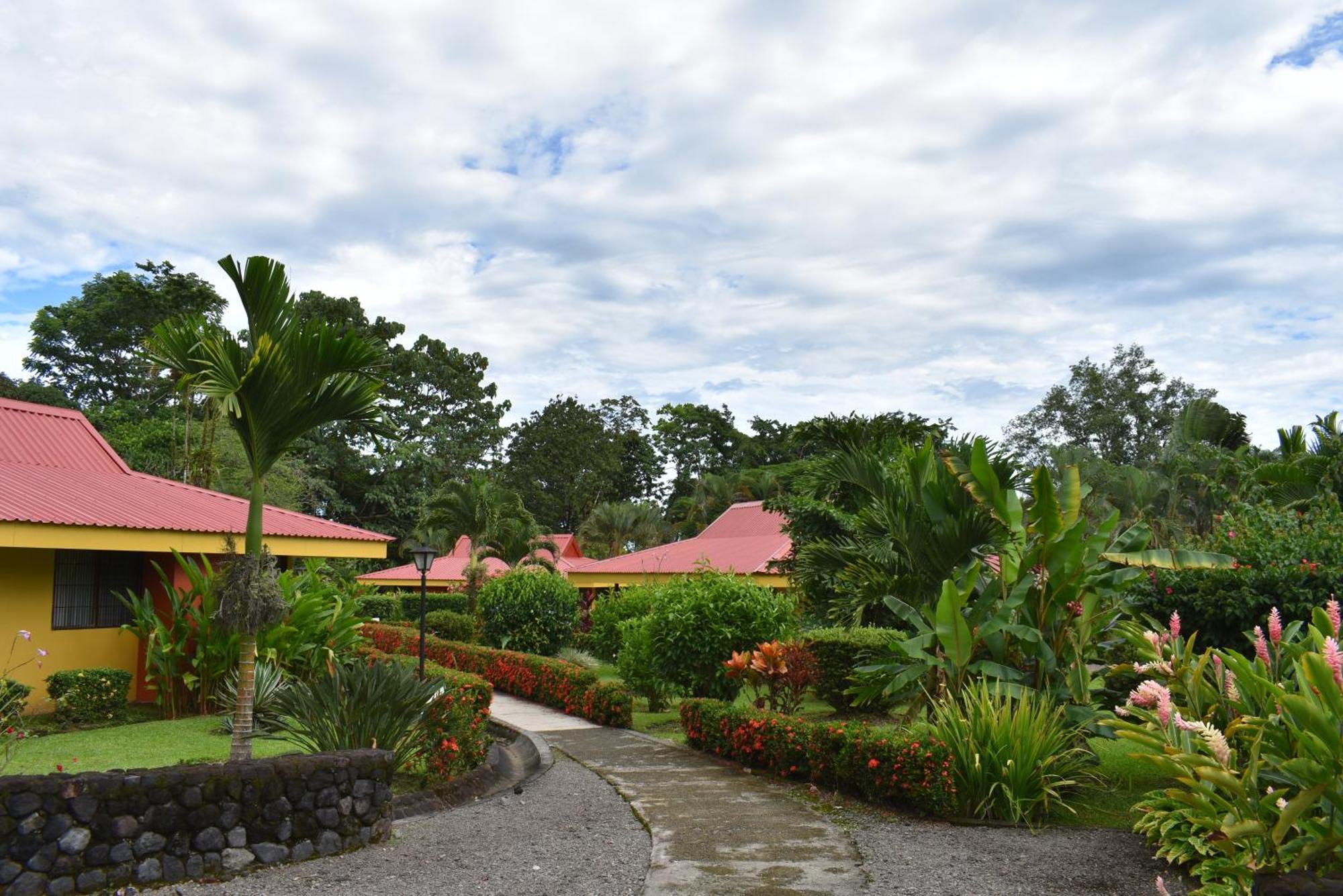 Hotel Arenal Country Inn La Fortuna Екстериор снимка