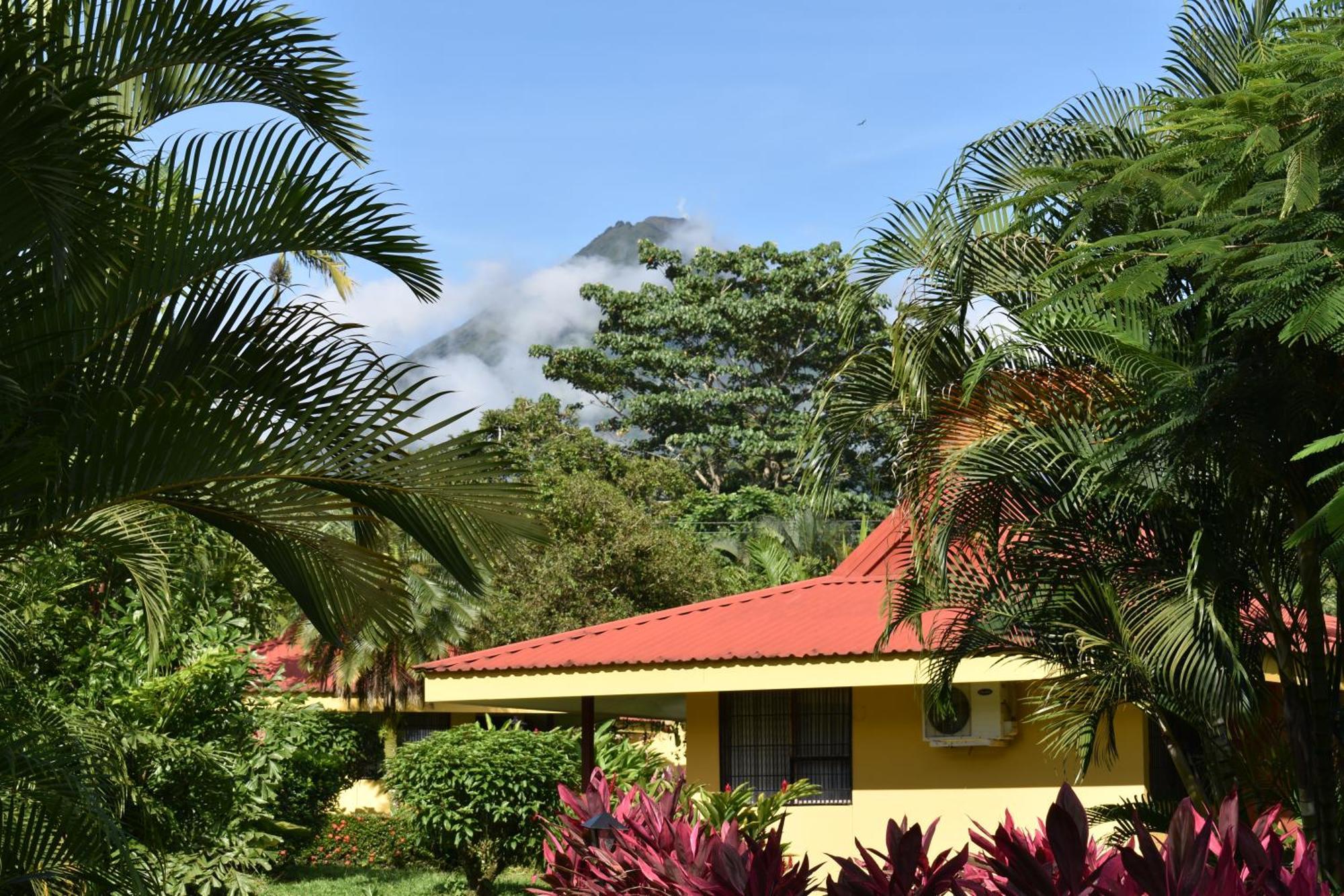 Hotel Arenal Country Inn La Fortuna Екстериор снимка