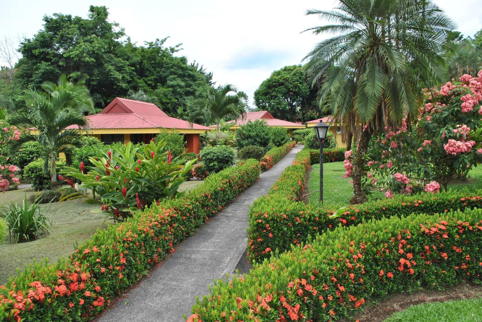 Hotel Arenal Country Inn La Fortuna Екстериор снимка